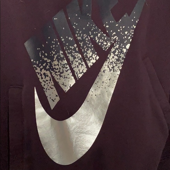Nike pull over hoodie - Picture 2 of 4